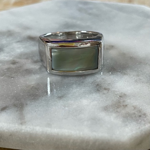 Lia Sophia Ocean Ring Silver & Aqua Mother of Pearl Chunky Costume Ring - Picture 5 of 11